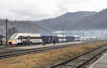 Без очередей и касс: "Укрзализныця" упростила покупку билетов на поезда в западных областях
