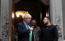 Джонсон у Києві заявив, що Україна має отримати всі інструменти для перемоги (фото)