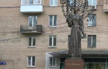 У РФ запропонували знести пам'ятник Лесі Українки й замінити Кадировим або Пригожиним