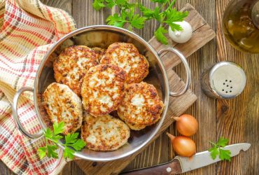 Как спасти пересоленные котлеты: хитрости опытных хозяек