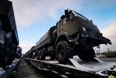 The Russian Federation sent an echelon of military equipment to Belarus: observers pointed out an important fact (photo)