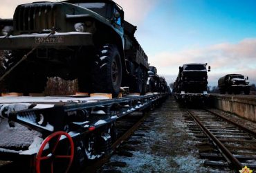Росія перекинула в Білорусь ще більше техніки і військ: що відбувається
