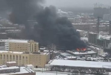У Москві виникла масштабна пожежа 3-го рангу, до гасіння залучили авіацію (відео)