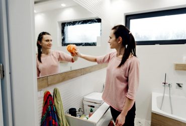 Что делать, если зеркало постоянно запотевает: проверенные лайфхаки