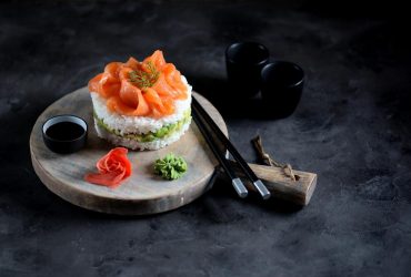 Яркий и необычный суши-торт: любители роллов будут в восторге