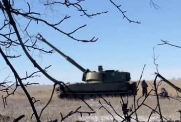 Під Вугледаром винахідливі артилеристи вдосконалили роботу САУ (відео)