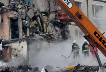 Удар по Дніпру: на місці трагедії знайдено фрагменти тіл