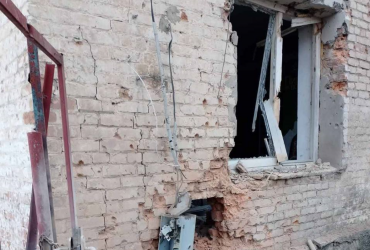 Invaders shelled a kindergarten and a school stadium in the Sumy region (photo)