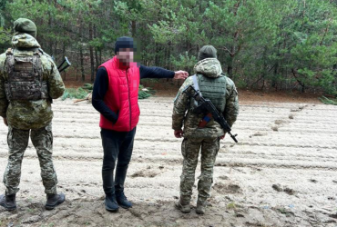 Россиянин переплыл на матрасе Западный Буг, чтобы попасть в Украину (фото)