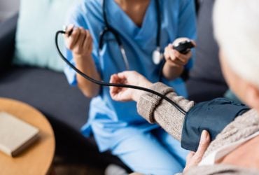 Як знизити тиск без таблеток: 7 способів, які точно допоможуть