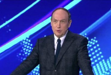 Денацифікація йде успішно: в РФ придумали, що українці масово виводять свастику (відео)