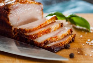 Нереальна смакота: рецепт рум’яного сала з часником і гірчицею