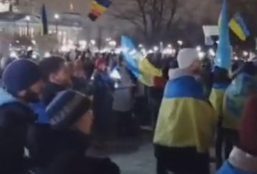 Звільніть леопардів: у Берліні тисячі людей з прапорами України вийшли на мітинг