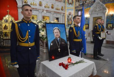 Путин дал звание героя попу, призывающему россиянок больше рожать ради победы РФ (фото)