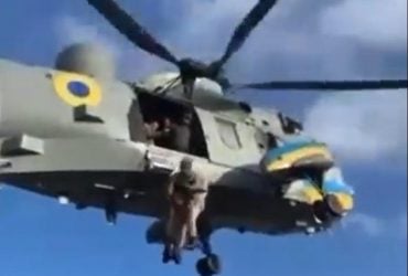 Это мощное усиление: Резников показал полученный от Британии вертолет Sea King