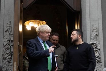 Джонсон у Києві заявив, що Україна має отримати всі інструменти для перемоги (фото)