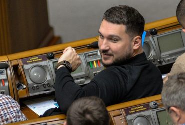 Скандального заступника голови фракції Слуга народу покарають за купівлю маєтку в центрі Києва