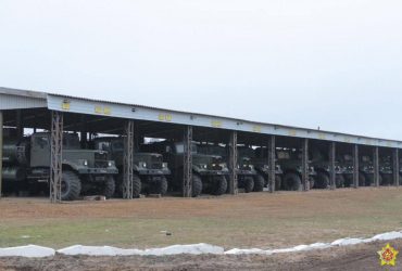 У Білорусі приступили до розконсервації військової техніки (фото)