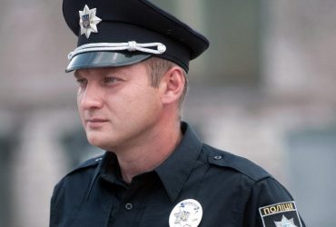Очільник патрульної поліції Львівської області поплатився за подаровану дівчині перепустку