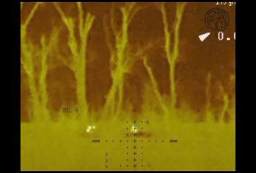 Оккупанты попали в ловушку снайперов: ВСУ накрыли огнем и тех, кто бежал помогать (видео)