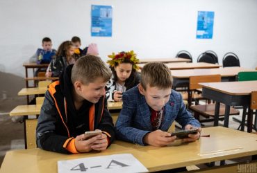 В Івано-Франківську навчання в школах відновлять у форматі як було до війни