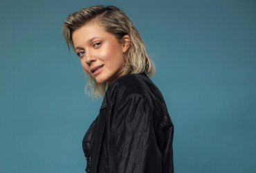 Не звикла до ракет: співачка KOLA зізналася, чому не живе в Україні