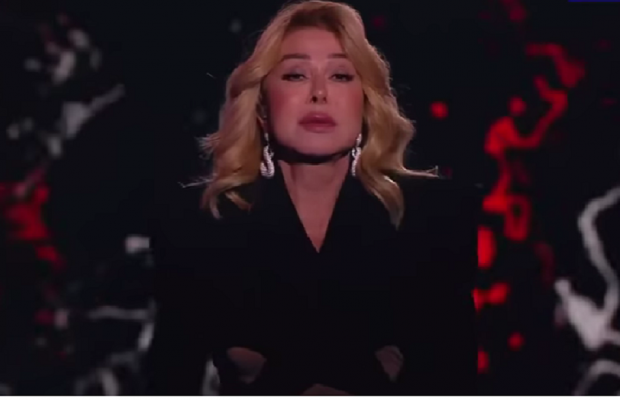 "Старенька з'їхала з глузду": Любов Успенська показала на сцені оголені сідниці (фото)