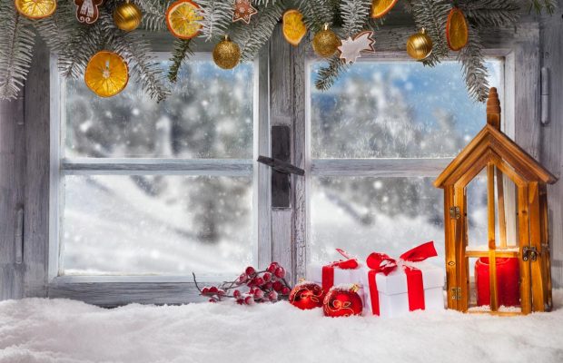 Кидають пудинг, ховають мітли та вечеряють у KFC: 12 дивних традицій на Різдво з усього світу