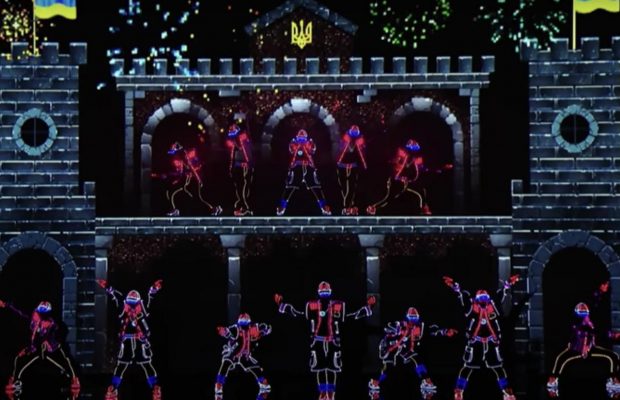 Дети из Украины рассказали, как "подорвали" сцену шоу "В Америке есть таланты" неоновым танцем (видео)