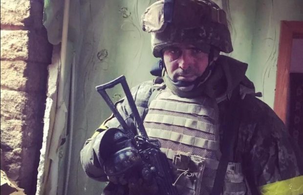 Известный актер получил тяжелое ранение под Соледаром: артист мощно обратился к украинцам