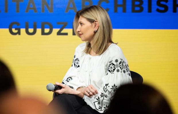 Зеленська з'явилася в Ізраїлі в стильному поло (фото)