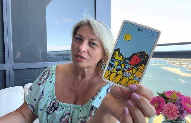 Гороскоп Таро на февраль 2023 от Анжелы Перл: Девам - беременность, Рыбам - баланс