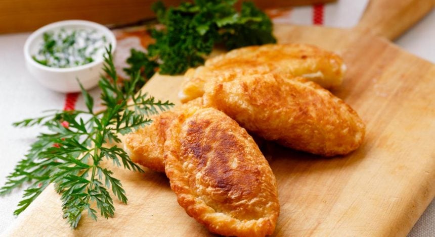 Пирожки жареные, как у бабушки: ТОП-3 лучших рецепта