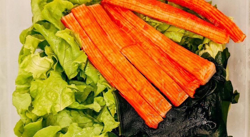 Дуже смачний крабовий салат: ТОП-4 найкращих рецепти