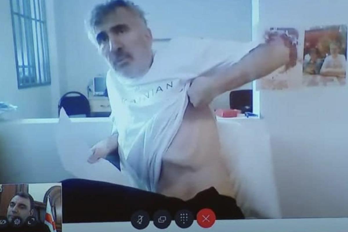 Еще в октябре Саакашвили был уже очень плох / фото facebook.com/SaakashviliMikheil Еще в октябре Саакашвили был уже очень плох / фото facebook.com/SaakashviliMikheil