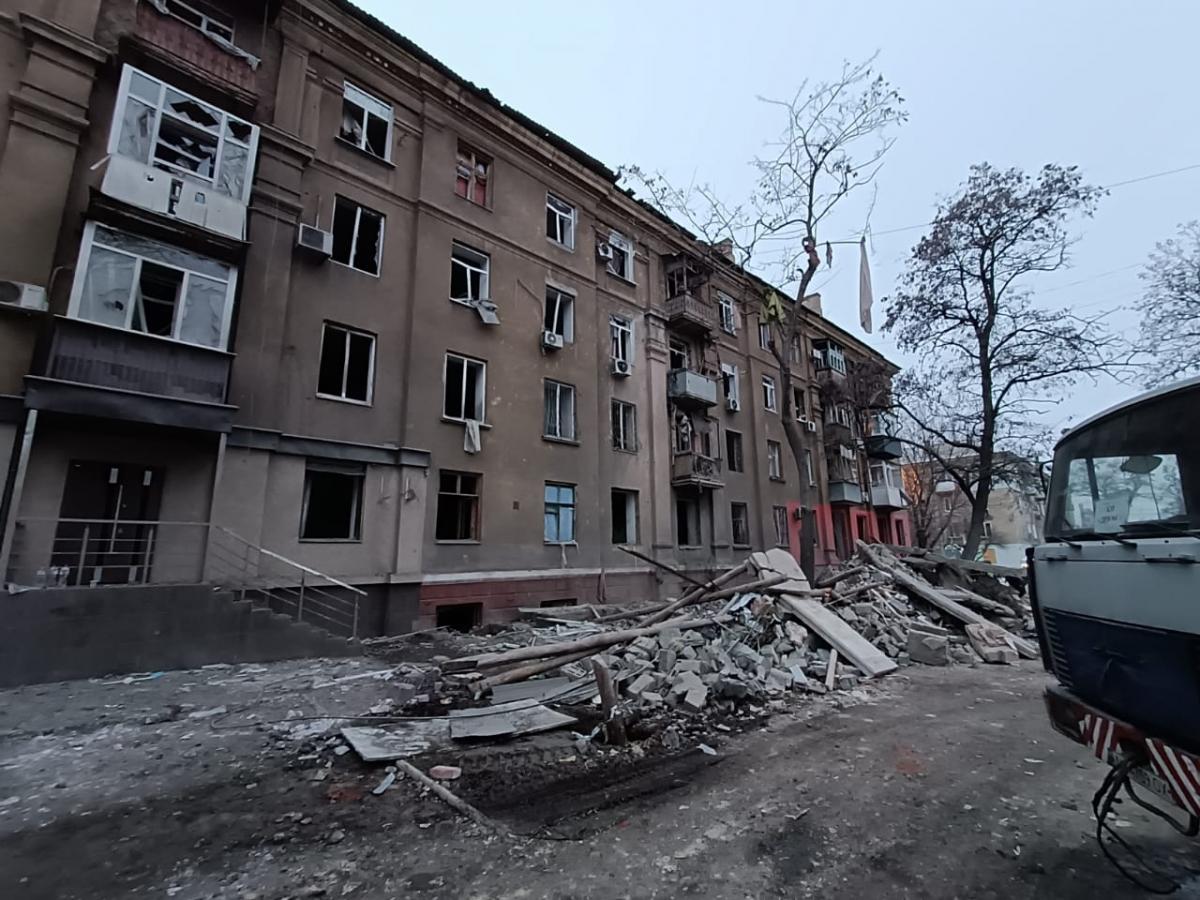 Ворог запустив по Краматорську чотири ракети / фото ДСНС Ворог запустив по Краматорську чотири ракети / фото ДСНС