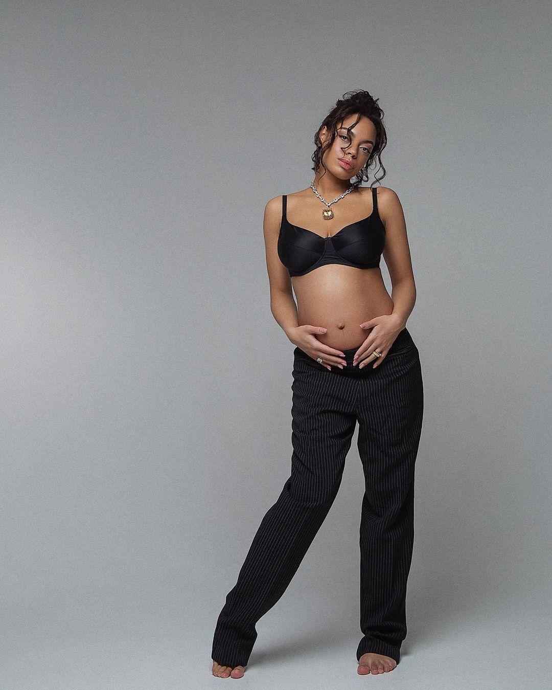 Аделіна Делі вагітна / instagram.com/photo_reva_