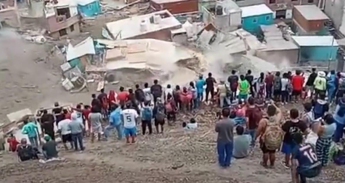 Зсув поховав під собою житлові будинки в Перу / скріншот з відео