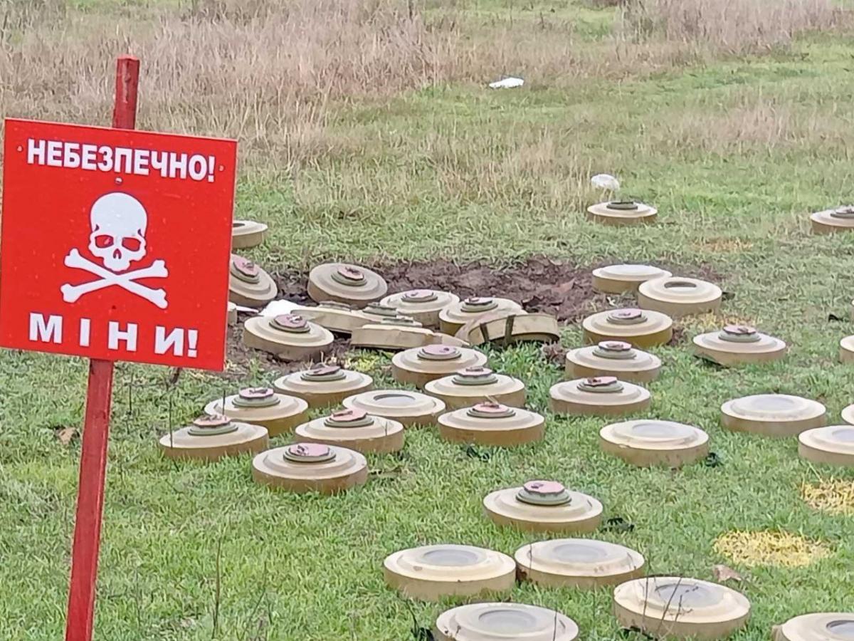 Люди починали повертатися до своїх домоволодінь, які були заміновані / фото надані Костянтином Демківим Люди починали повертатися до своїх домоволодінь, які були заміновані / фото надані Костянтином Демківим