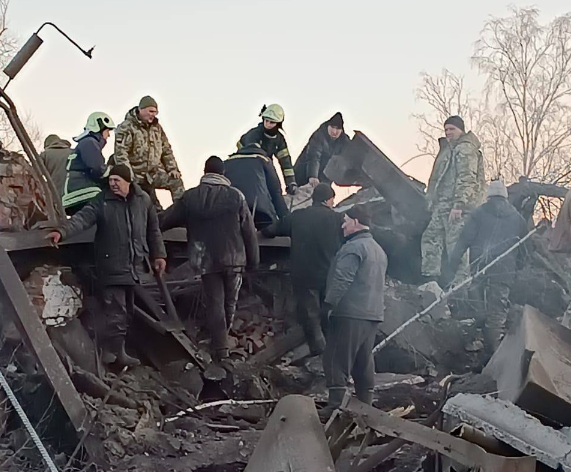 В Черниговской области в результате вражеского авиаудара пострадали и госпитализированы два человека / фото t.me/ok_pivnich1