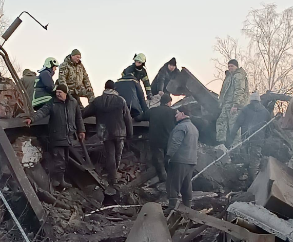 У Чернігівській області внаслідок ворожого авіаудару постраждали та госпіталізовані дві особи / фото t.me/ok_pivnich1 У Чернігівській області внаслідок ворожого авіаудару постраждали та госпіталізовані дві особи / фото t.me/ok_pivnich1