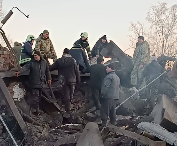 У Чернігівській області внаслідок ворожого авіаудару постраждали та госпіталізовані дві особи / фото t.me/ok_pivnich1