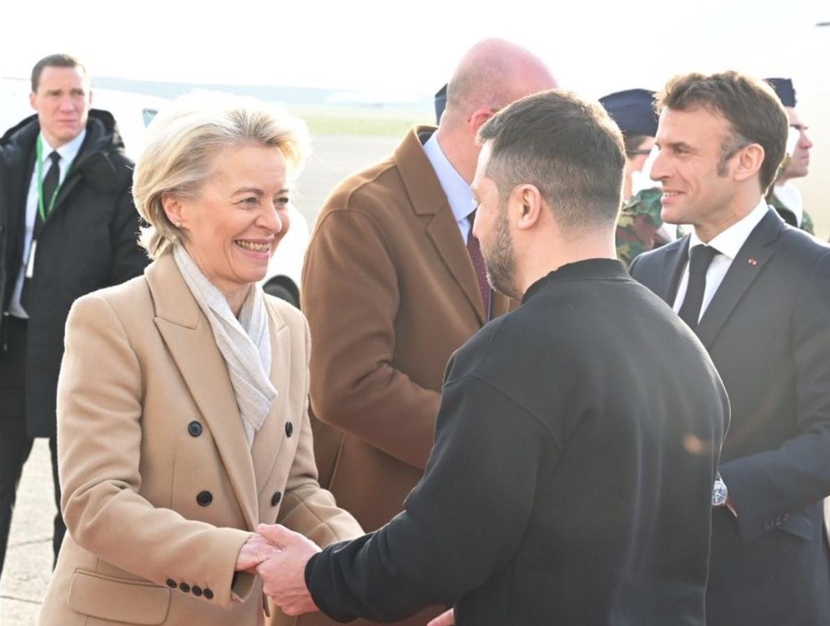 Зеленський і Макрон прибули до Брюсселя / фото Twitter / vonderleyen Зеленський і Макрон прибули до Брюсселя / фото Twitter / vonderleyen