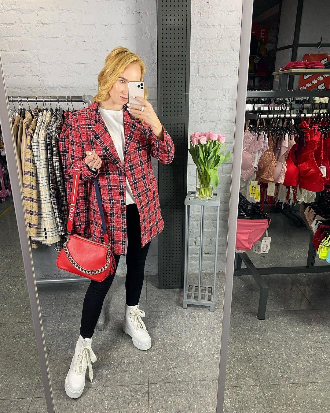 Як мати стильний вигляд в недорогому одязі / Фото - instagram Як мати стильний вигляд в недорогому одязі / Фото - instagram