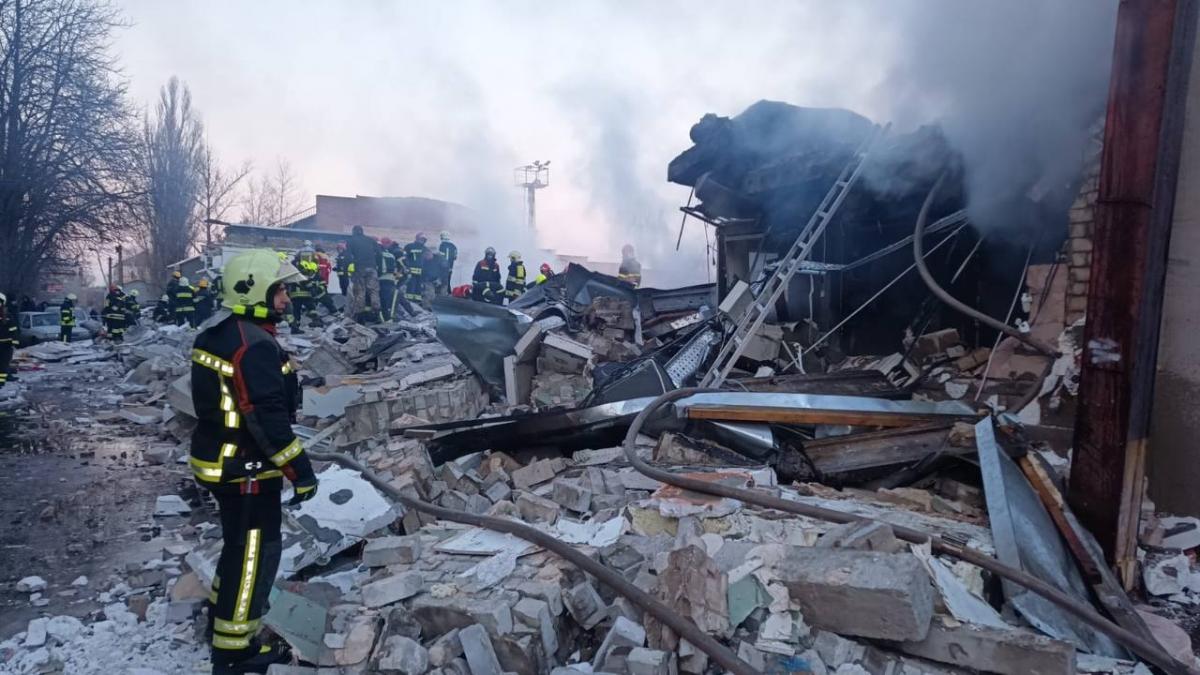 Взрыв в Дарницком районе Киева: прокуратура раскрыла подробности и назвала подозреваемых / фото КМВА Взрыв в Дарницком районе Киева: прокуратура раскрыла подробности и назвала подозреваемых / фото КМВА