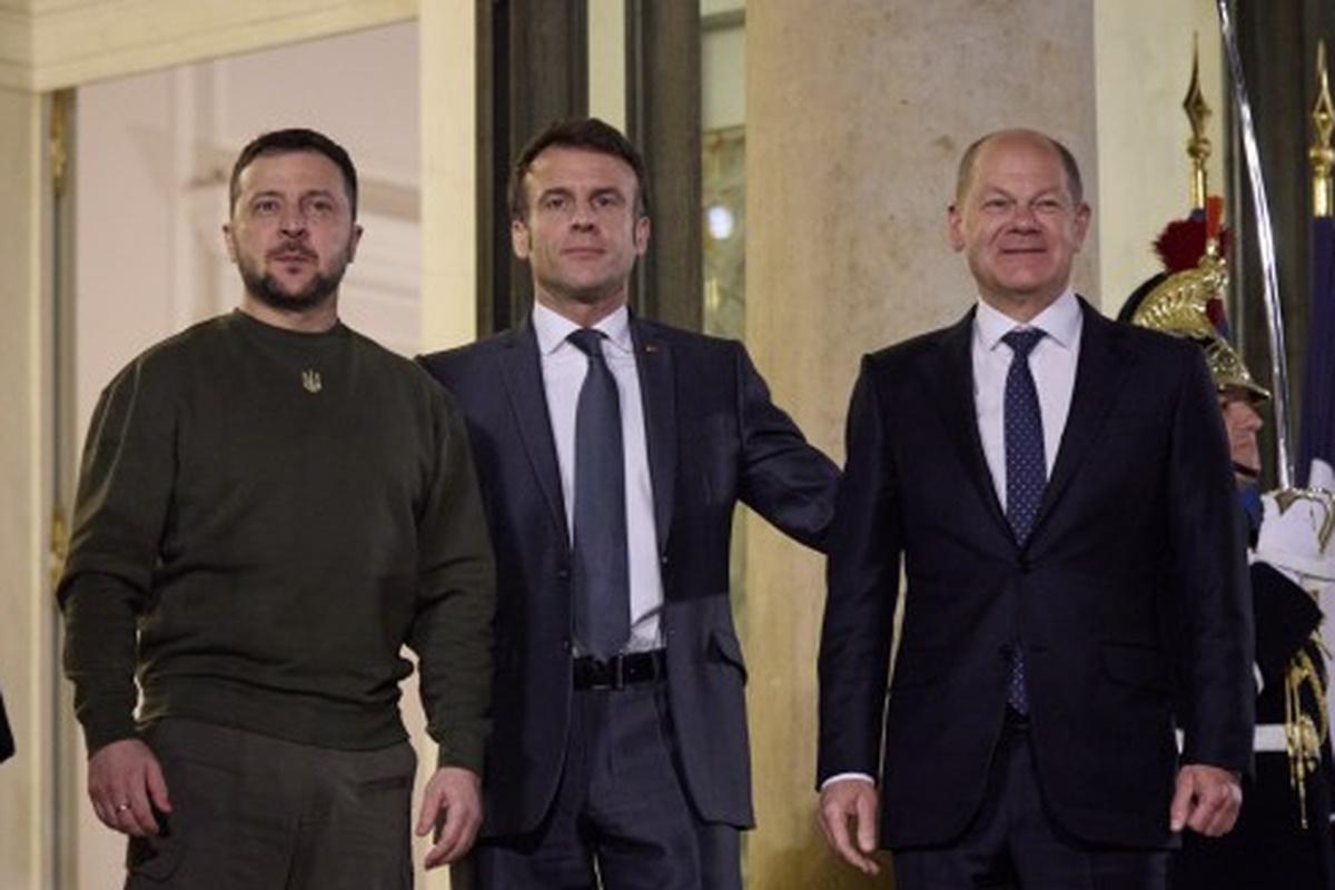 Зеленський провів розмову з Макроном / фото president.gov.ua Зеленський провів розмову з Макроном / фото president.gov.ua