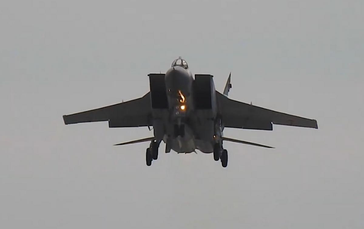 МиГ-31К поднялся в воздух / скриншот