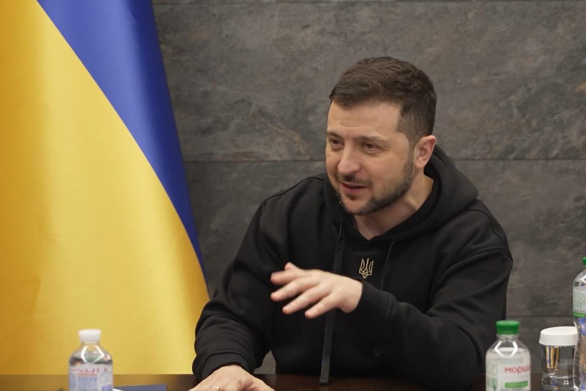 Зеленський розповів, коли зміни військову форму на діловий костюм / скріншот Зеленський розповів, коли зміни військову форму на діловий костюм / скріншот