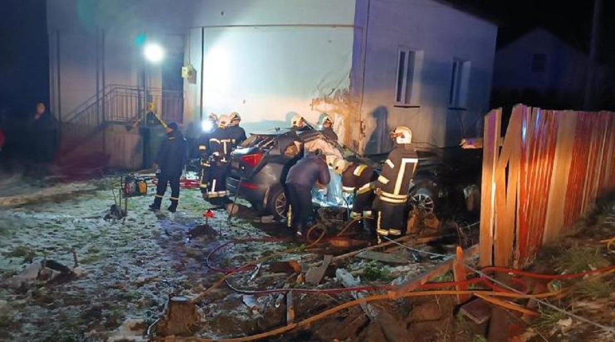 В ДТП погибли четыре человека \ фото полиция Львовской области В ДТП погибли четыре человека \ фото полиция Львовской области