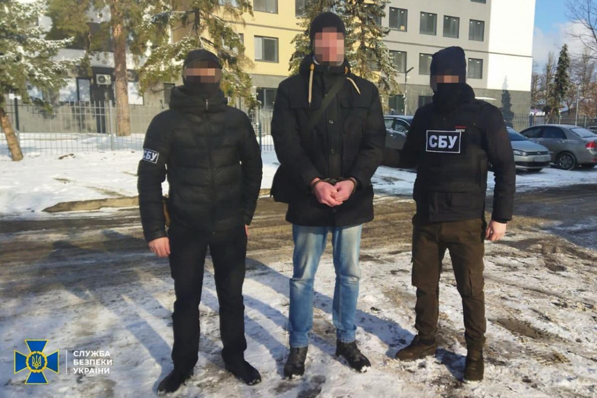 Зрадник планував втекти з України / фото СБУ Зрадник планував втекти з України / фото СБУ
